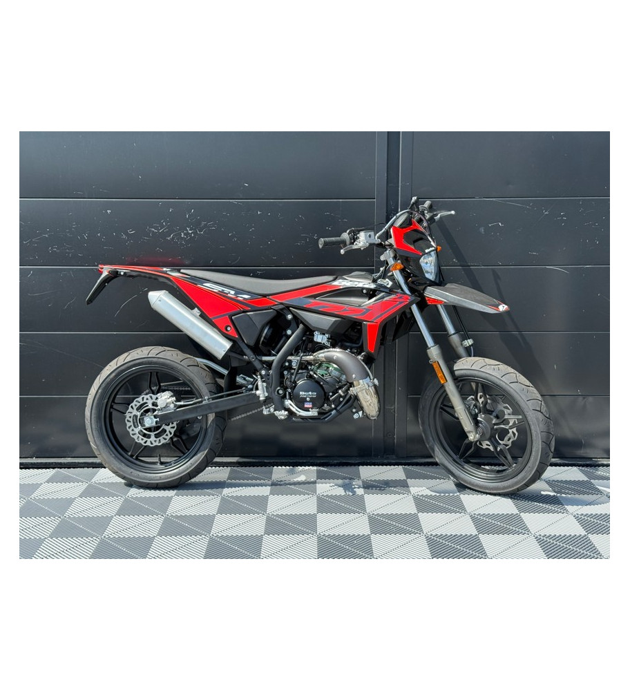 50 A BOITE BETA RR 2T 2025 NOIR
