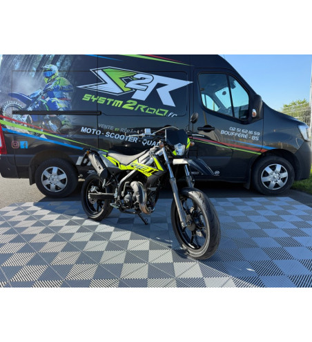 50 à boite rieju mrt 50 low noir et jaune rabaissé