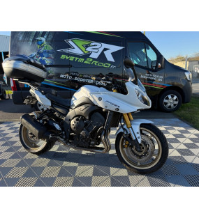 MOTO YAMAHA FAZER 800 S BLANC